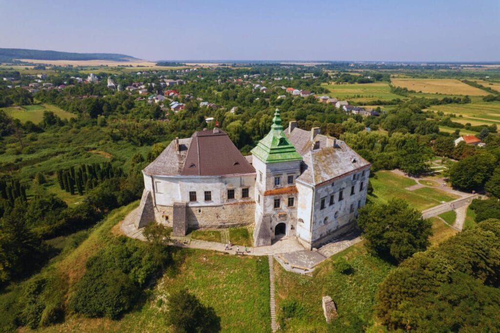 Золота підкова замків